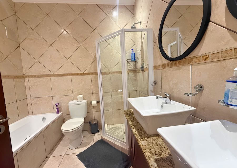 2 Bedroom Property for Sale in Beachfront Western Cape